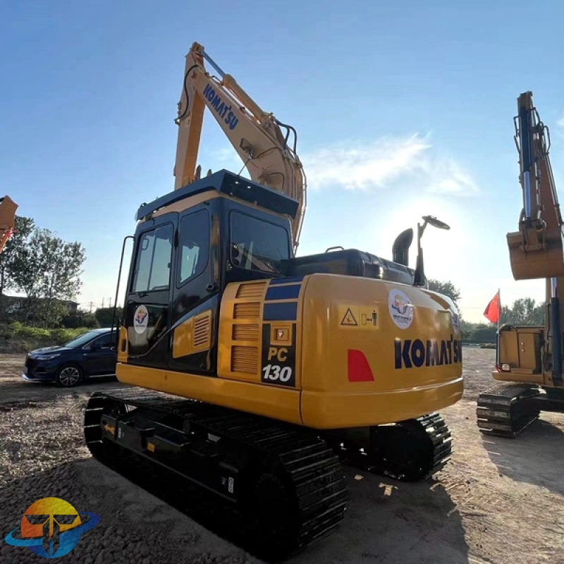Komatsu PC130-7 excavator small excavator used construction machinery for sale