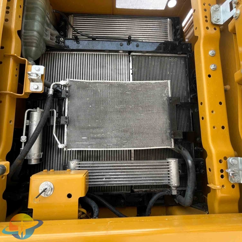 Hot sale Caterpillar 323 excavator high quality brand medium excavator low cost good quality