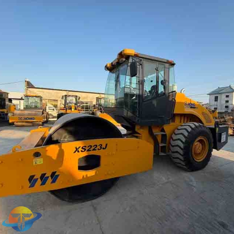 High-performance used XCMG XS223J road roller/wheel loader, ideal for heavy-duty projects, for sale.