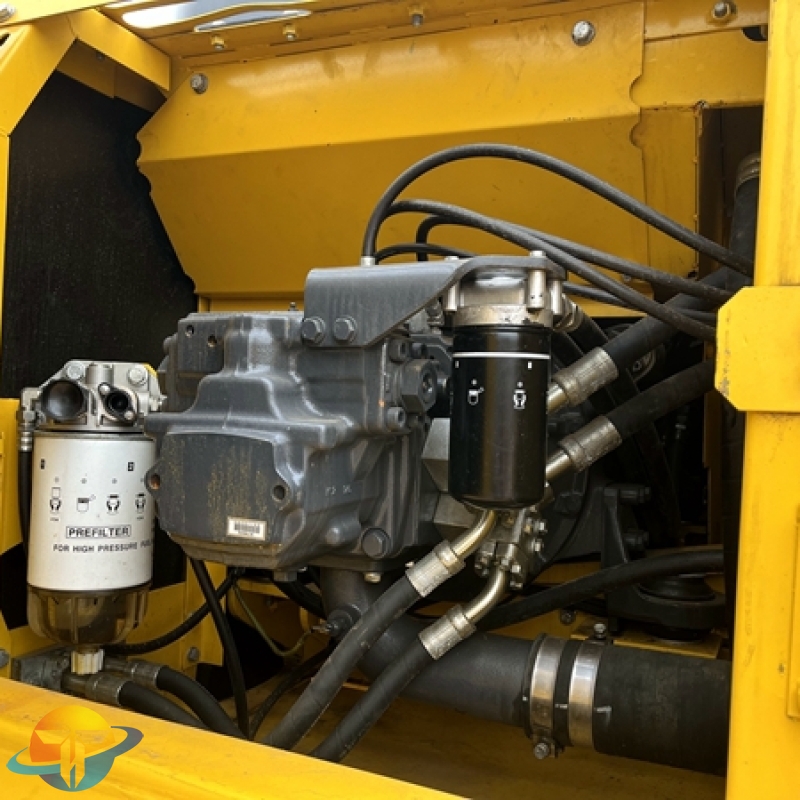 Premium Komatsu PC200-8 excavator with excellent performance and low working time