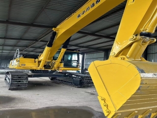 Komatsu PC450