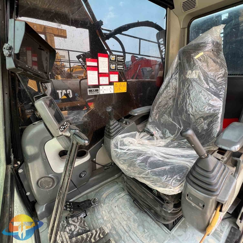Famous excavator brand Caterpillar used excavator CAT323D2L excavator now for sale with high quality