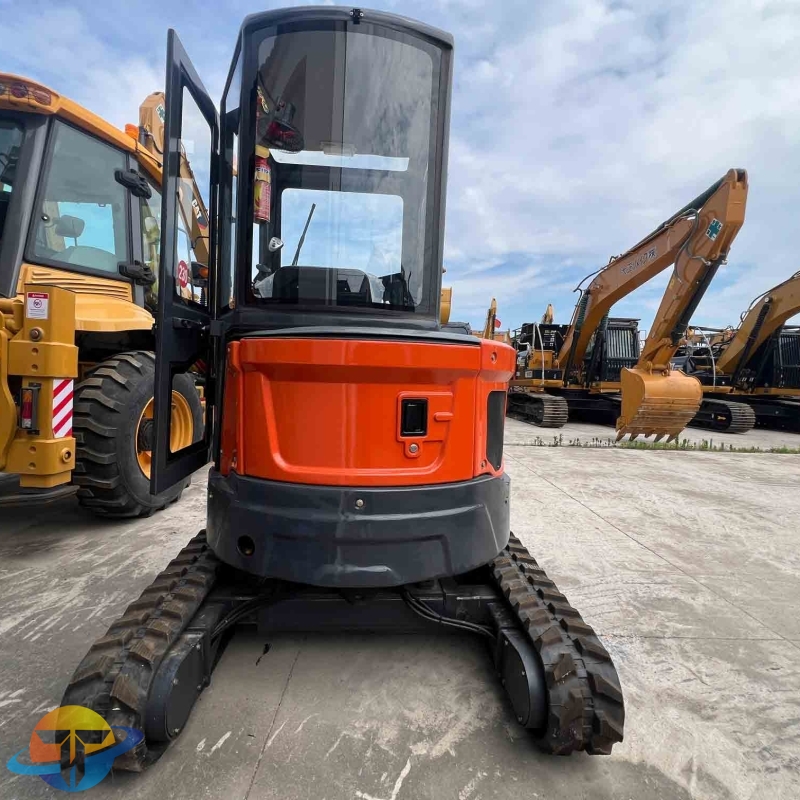 Second-hand small excavator YANMAR Mini Excavator price friendly