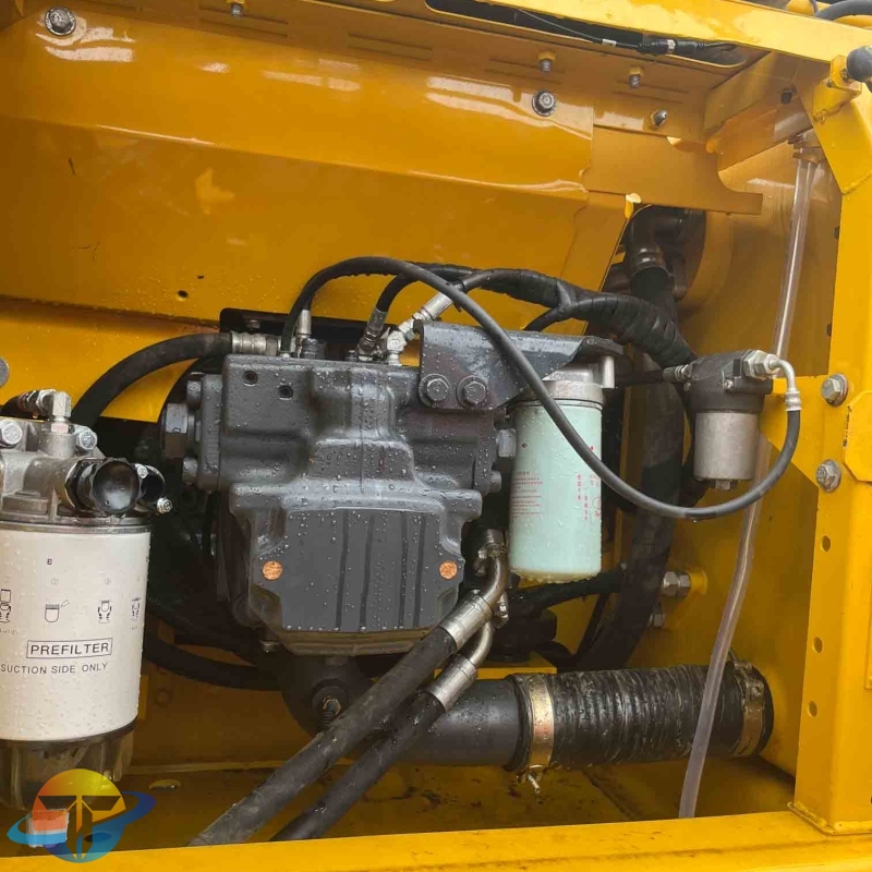 Second hand original Japanese high quality Komatsu pc220 crawler excavator with core motor engine gearbox gear parts for sale.