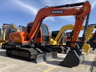Original brand second-hand machine Doosan DX75-9C excavator is popular all over the world