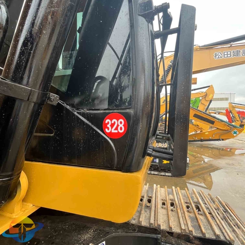 Used Caterpillar 320D2L crawler excavator with high quality engine and low consumption in good condition for sale.