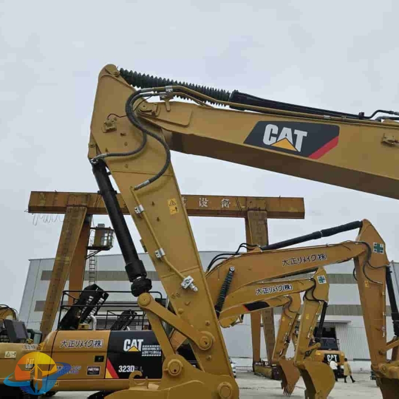 Low-hour used Caterpillar CAT323 excavator ready stock for sale at low price
