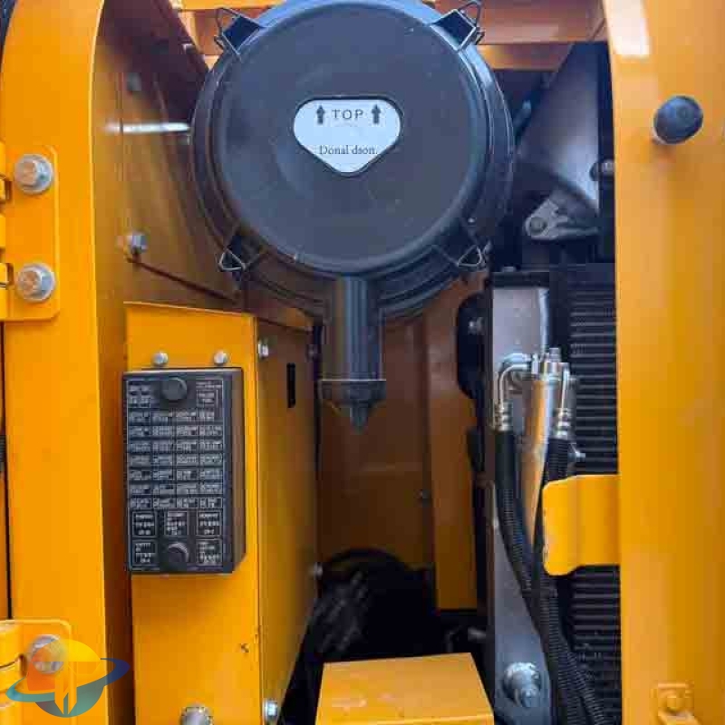 Hyundai HX220S excavator, high performance, in good condition, ready for construction use and for sale.