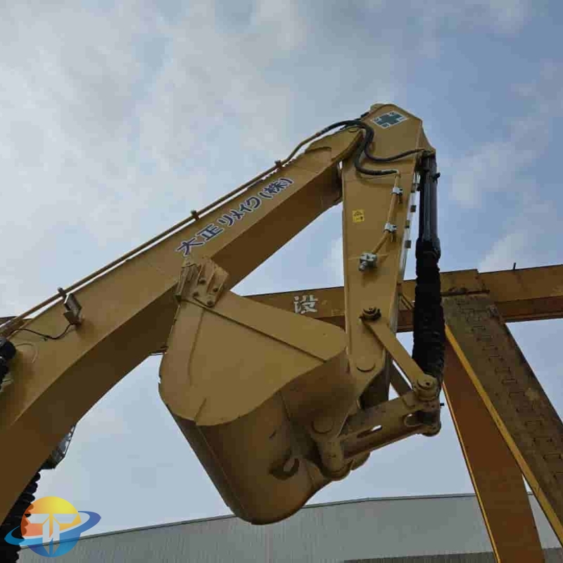 Hot sale original used Caterpillar CAT320D2 excavator in good condition, low working hours and low price