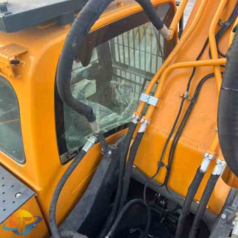 Hot selling brand Hyundai 305LC-9T excavator with high quality for sale with core components hydraulic construction machinery for sale.