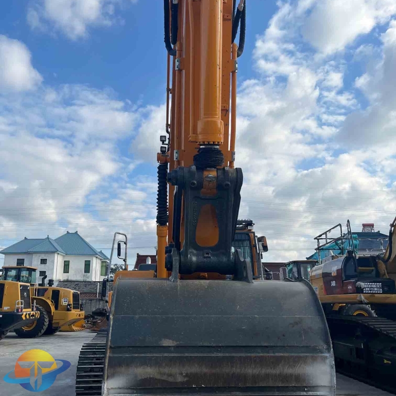 Hot selling brand Hyundai 305LC-9T excavator with high quality for sale with core components hydraulic construction machinery for sale.
