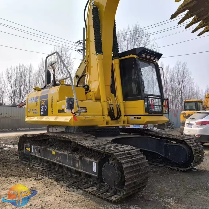 Second-hand high quality Komatsu PC210LC excavator most popular machine spot low price
