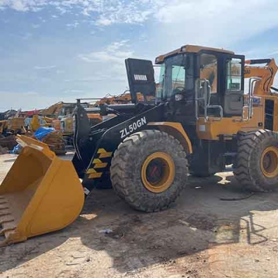 High-quality second-hand XCMG loader LW500GN wheel loader is efficient and stable.