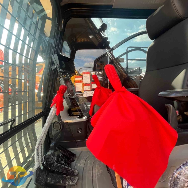 There is a limited amount of stock of used construction equipment of the world-renowned brand Japanese original Caterpillar 323D2L excavator in stock.