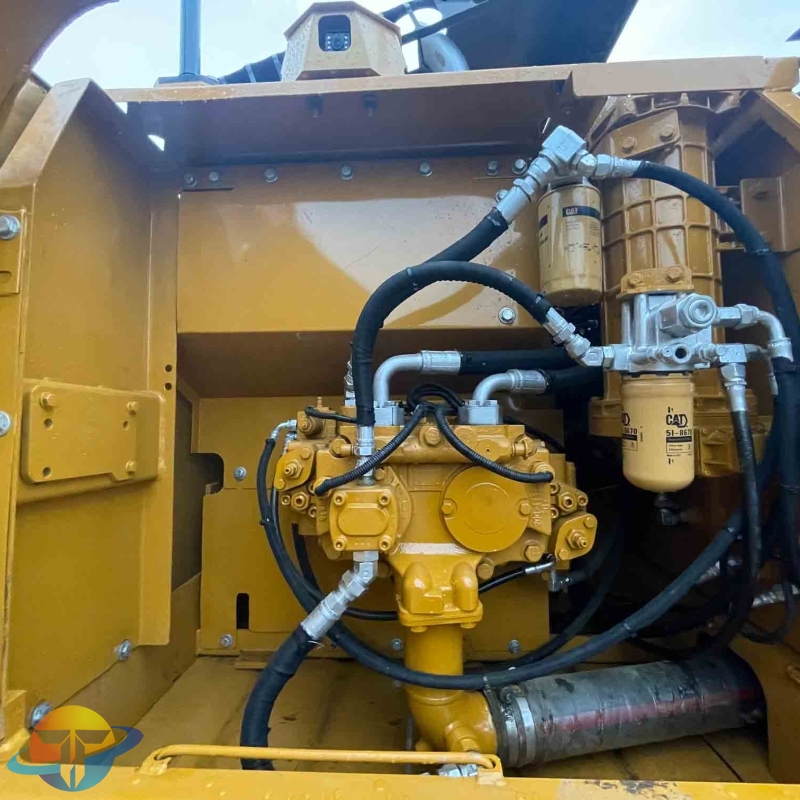 Caterpillar CAT323D2L excavator used construction machinery, fast delivery and reliable shipping. Contact us for the latest offers.