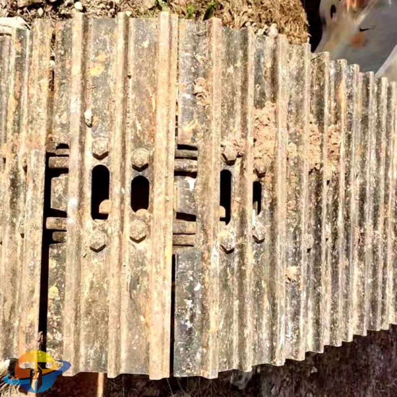 used Kobelco SK200-6E excavator crawler excavator low price