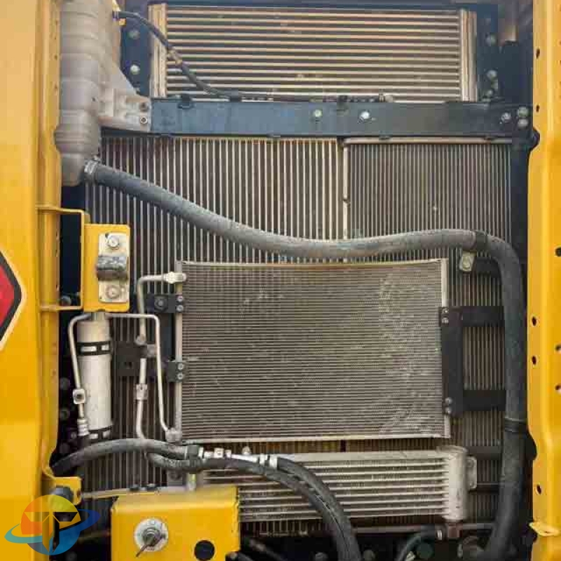 Used Caterpillar CAT323 high-configuration crawler excavator, large tracked excavator, high efficiency, good condition, available for sale.