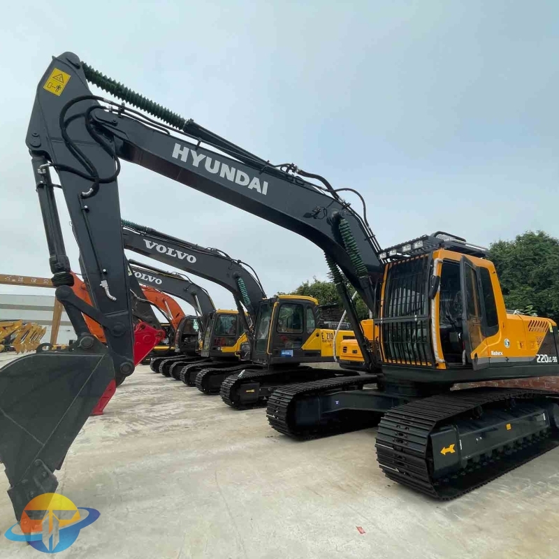 Hyundai 220LC-9S excavator top quality large construction machinery 22 tons machine with powerful engine for sale.