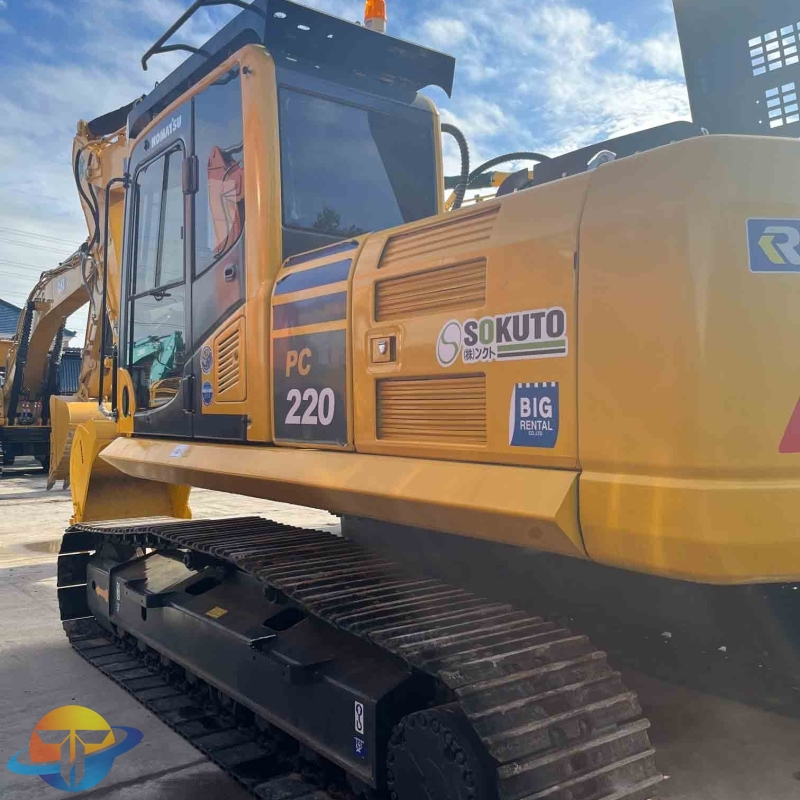 2022 genuine Komatsu PC220-8N1 excavator used construction machinery with good performance for sale.