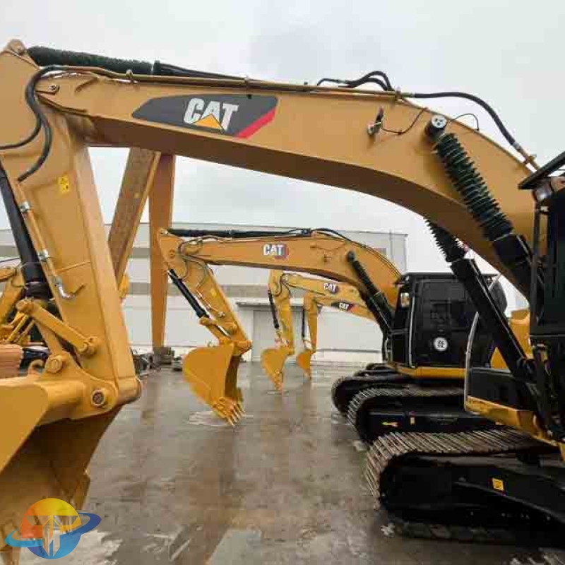 Caterpillar CAT320D2L excavator with C7 engine: High fuel efficiency, low maintenance costs, and available for sale.