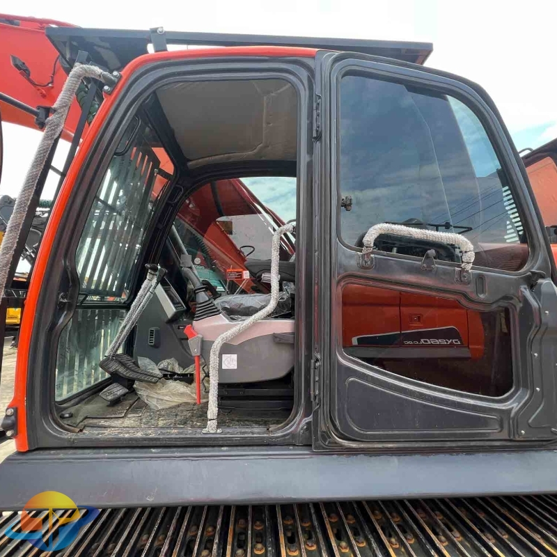Large machinery Doosan DX300LC-9C excavator good performance second-hand excavator for sale