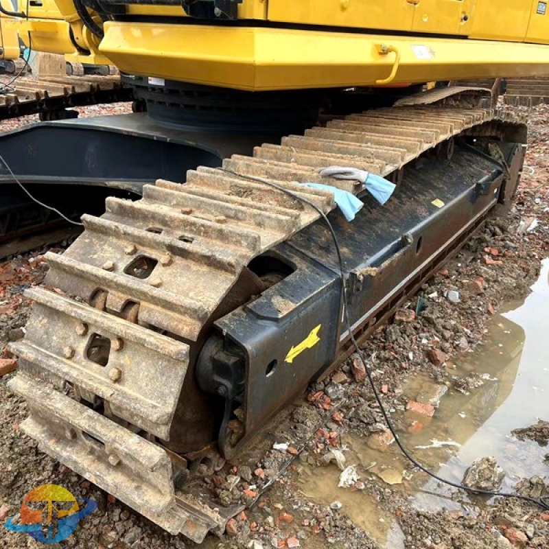 Used Komatsu PC400-8 excavator earthmoving machine in good condition