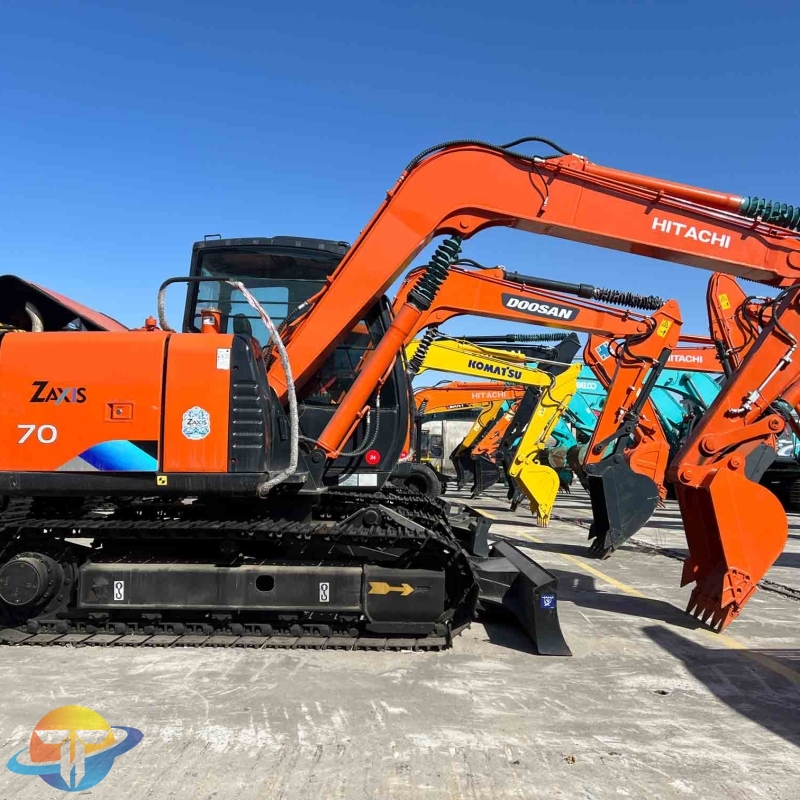 Hitachi ZX70 second-hand excavator is flexible to operate and has low labor hours and low price