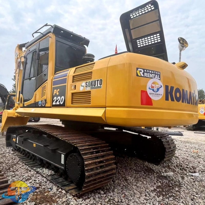 Komatsu PC220-8 excavator second-hand excavator environmental protection low energy consumption good price