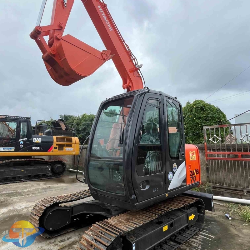 Used, high-quality, original Hitachi ZX70 crawler excavator construction machinery for sale in good used condition.
