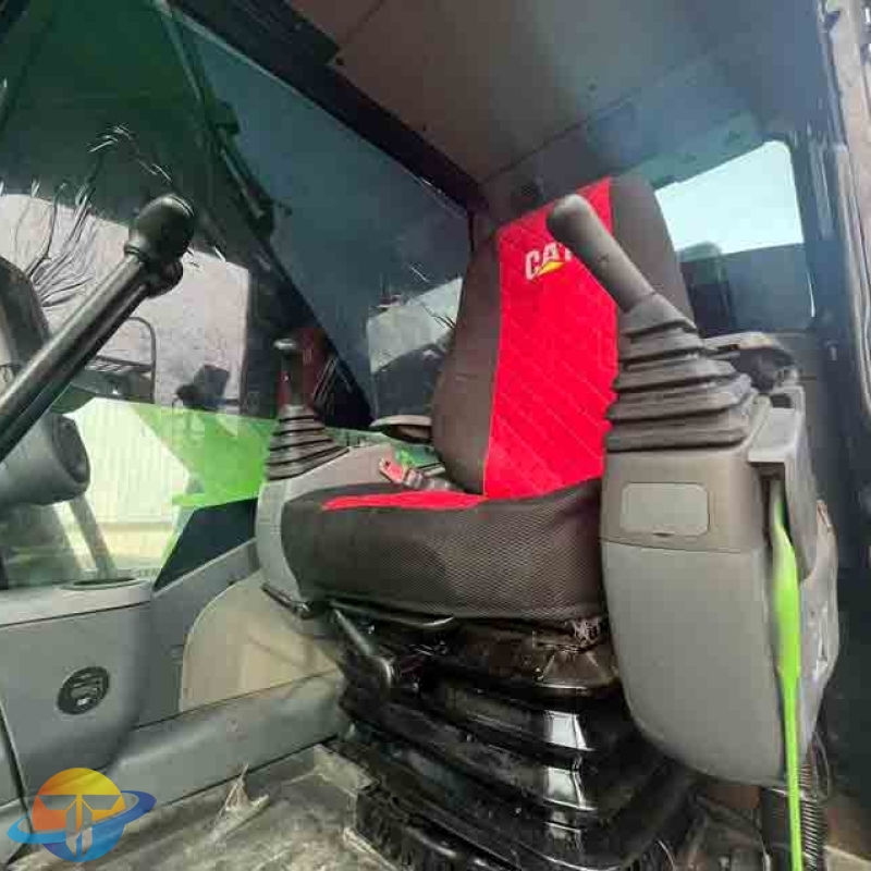 Hot-selling Caterpillar 323D2L excavator, used construction equipment, heavy-duty large excavator.