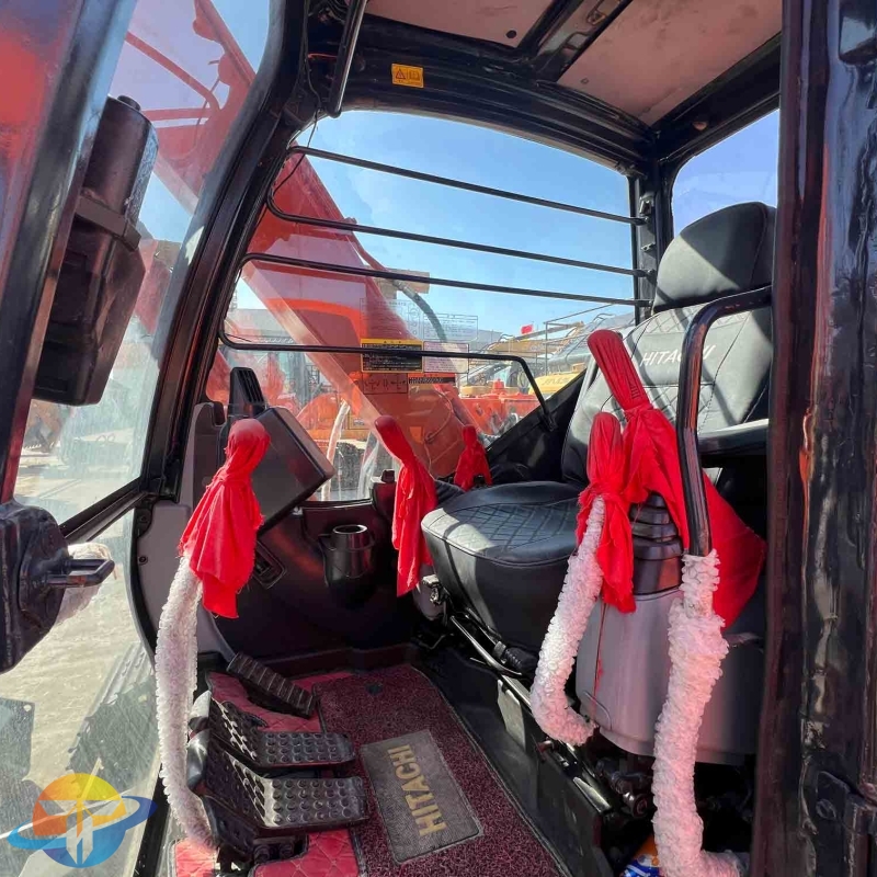 Hitachi ZX70 second-hand excavator is flexible to operate and has low labor hours and low price