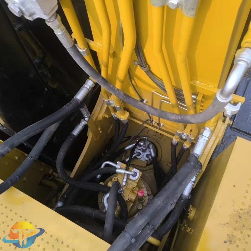 Used high quality Caterpillar 323D2L excavator to meet different construction needs at low prices