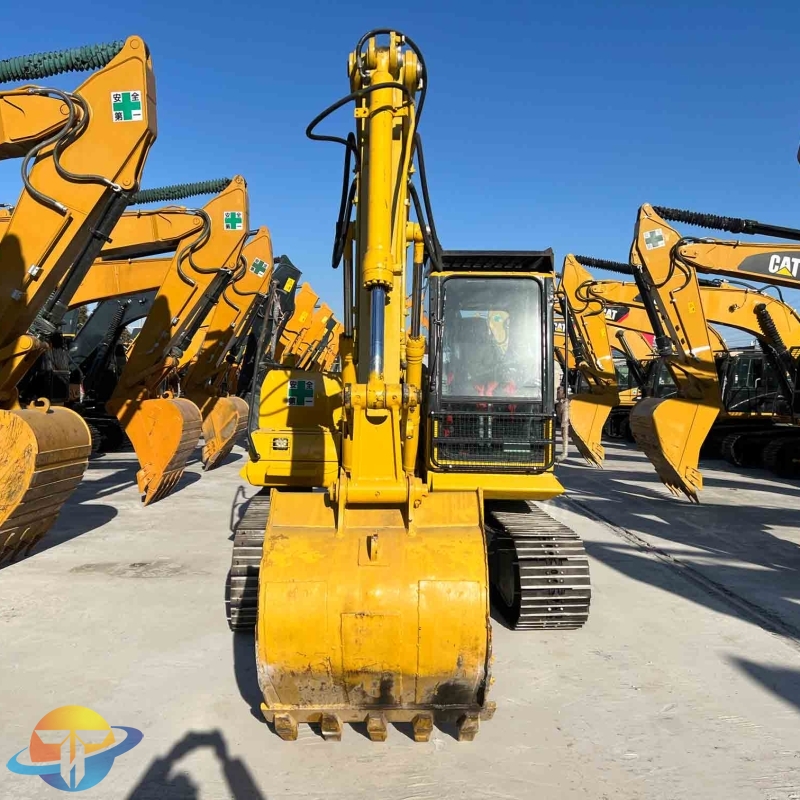 Small excavator Komatsu PC130 excavator second-hand excavator low working time good operation for sale