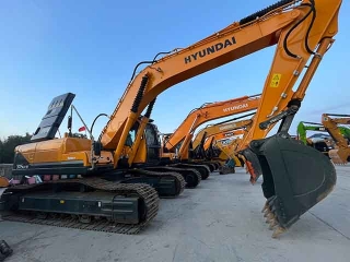 30 ton second-hand Hyundai R305LC-9T excavator construction equipment perfect function strict quality inspection crawler excavator for sale.