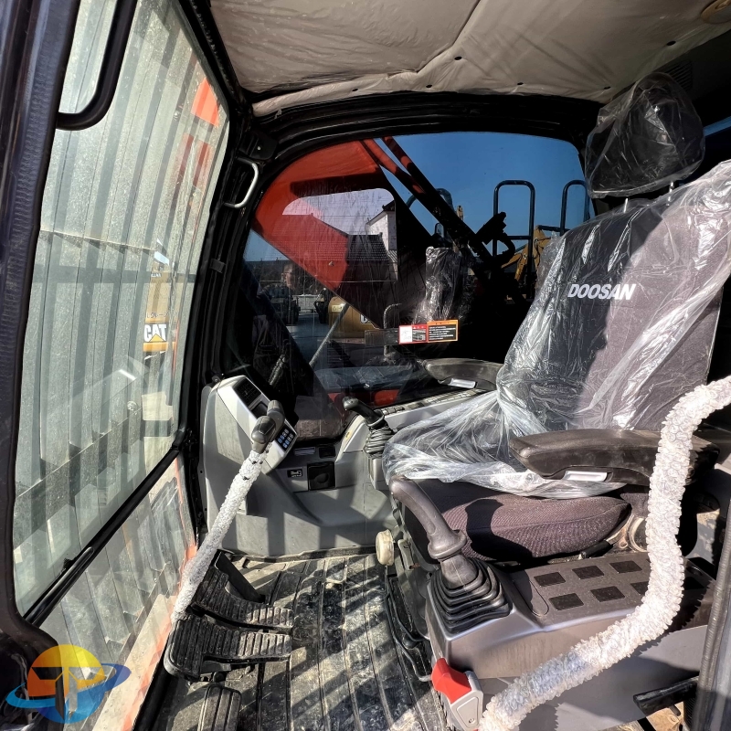 Low price second-hand excavator Doosan DX225LC excavator crawler excavator high quality after-sales guarantee