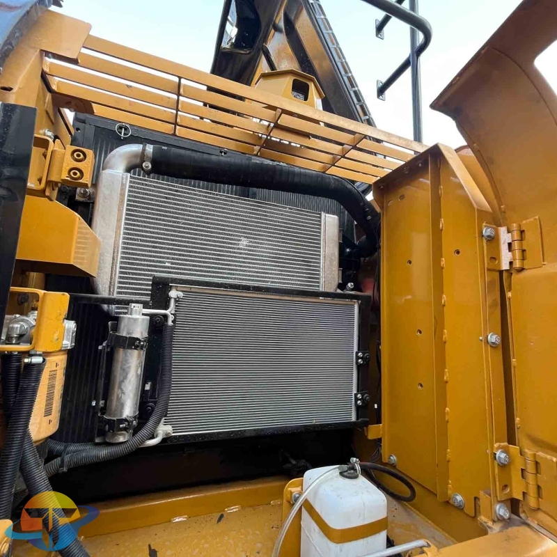 Used Caterpillar CAT320D2L crawler excavator, a globally renowned brand, in good condition and available for sale.