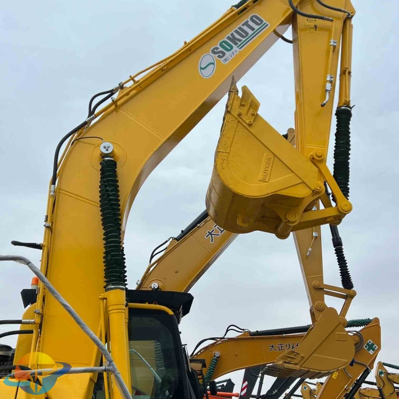 Used Komatsu PC200 excavator used construction equipment environmentally friendly cheap price