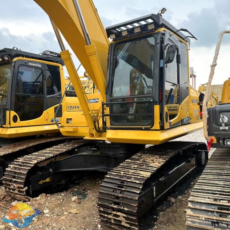 Second hand Komatsu PC200-8 excavator original working time low price cheap