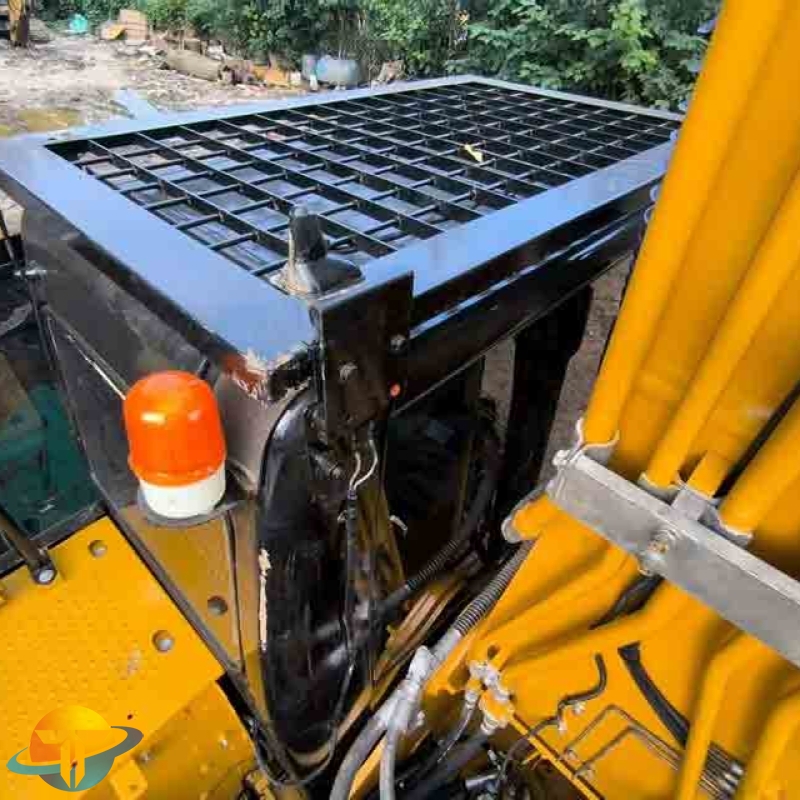 We have used Caterpillar 323D2L excavators in stock and in excellent condition for sale worldwide.