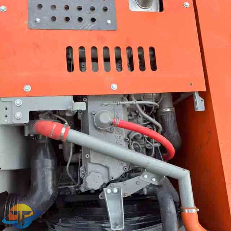 Original used Hitachi 200 excavator, high-quality earthmoving machinery for sale.