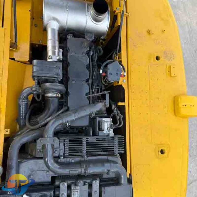 High-quality Komatsu PC200 excavator, used construction equipment, is selling well worldwide.