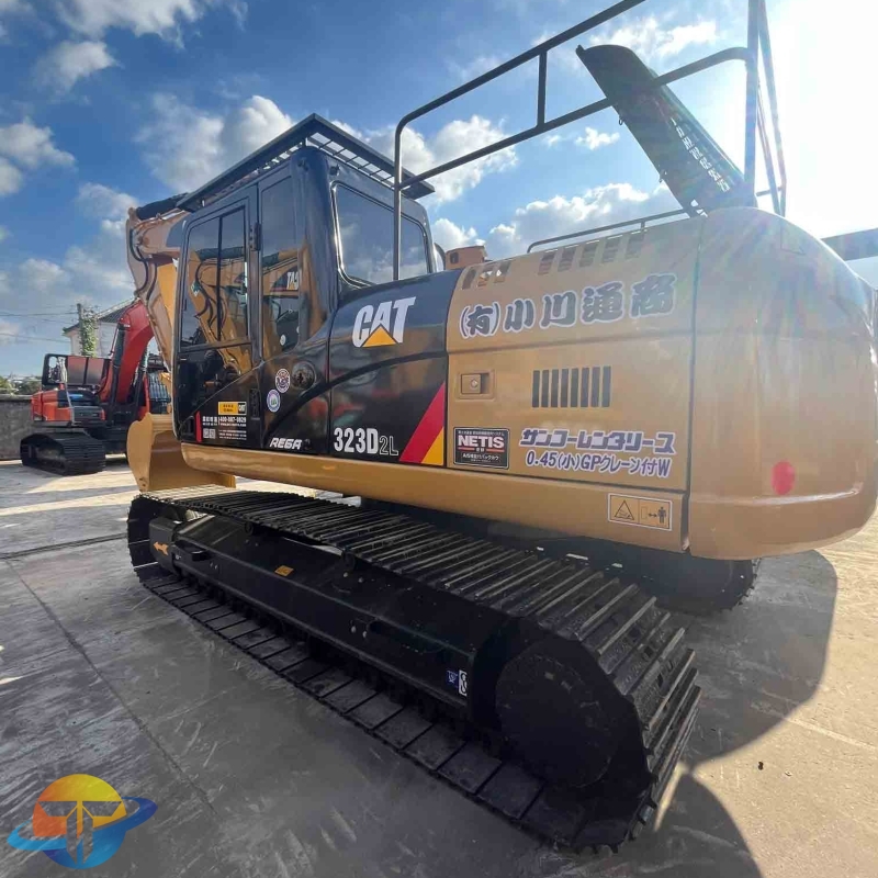 There is a limited amount of stock of used construction equipment of the world-renowned brand Japanese original Caterpillar 323D2L excavator in stock.