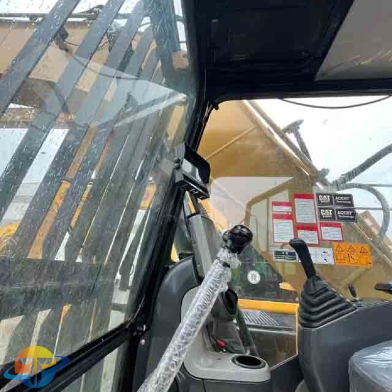 Caterpillar CAT320D2L excavator with C7 engine: High fuel efficiency, low maintenance costs, and available for sale.