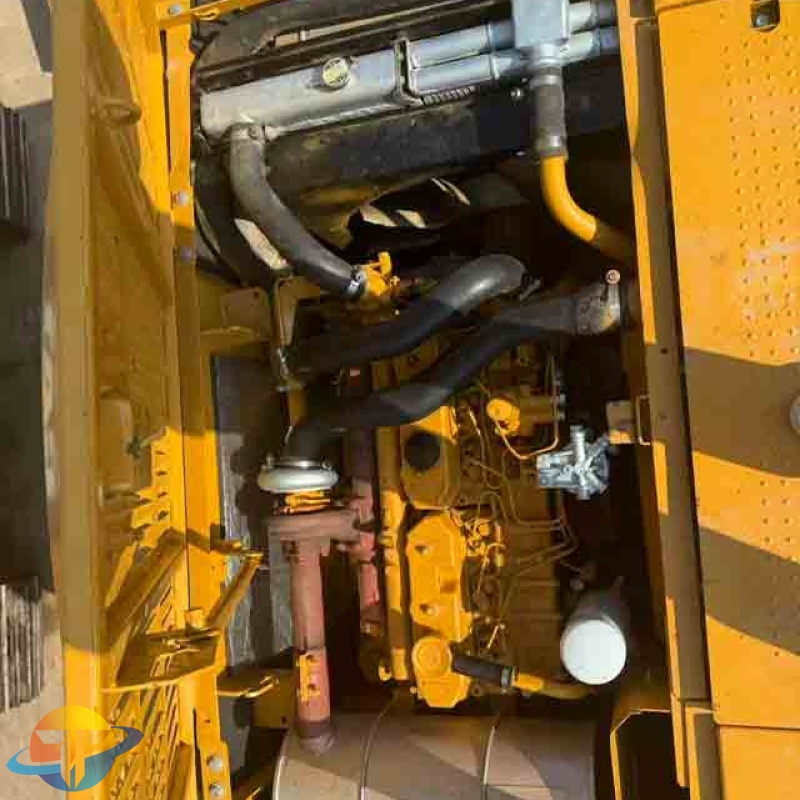 Selected used Caterpillar 320CL excavators, Japanese-made hydraulic excavators, are available for sale.