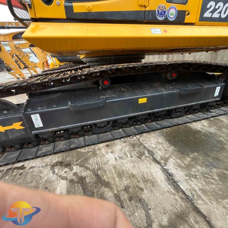 Second hand original Japanese high quality Komatsu pc220 crawler excavator with core motor engine gearbox gear parts for sale.