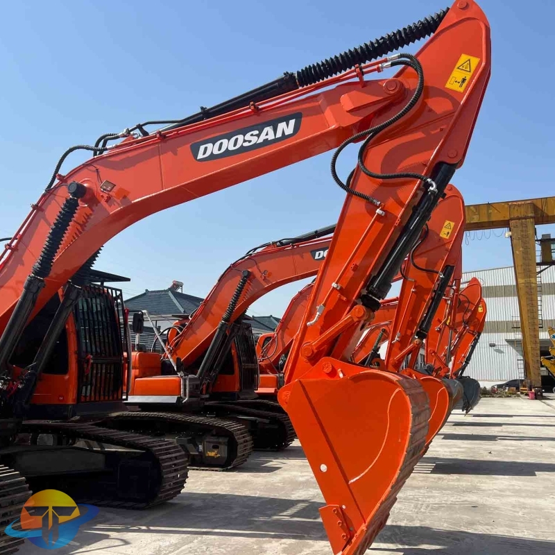 Welcome to consult Doosan DX260LC-9C excavator second-hand machine cheap price
