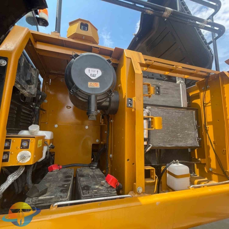 Original Caterpillar CAT320D2L excavator large second-hand construction machinery multi-purpose hydraulic excavator with high fuel efficiency and low maintenance for sale.