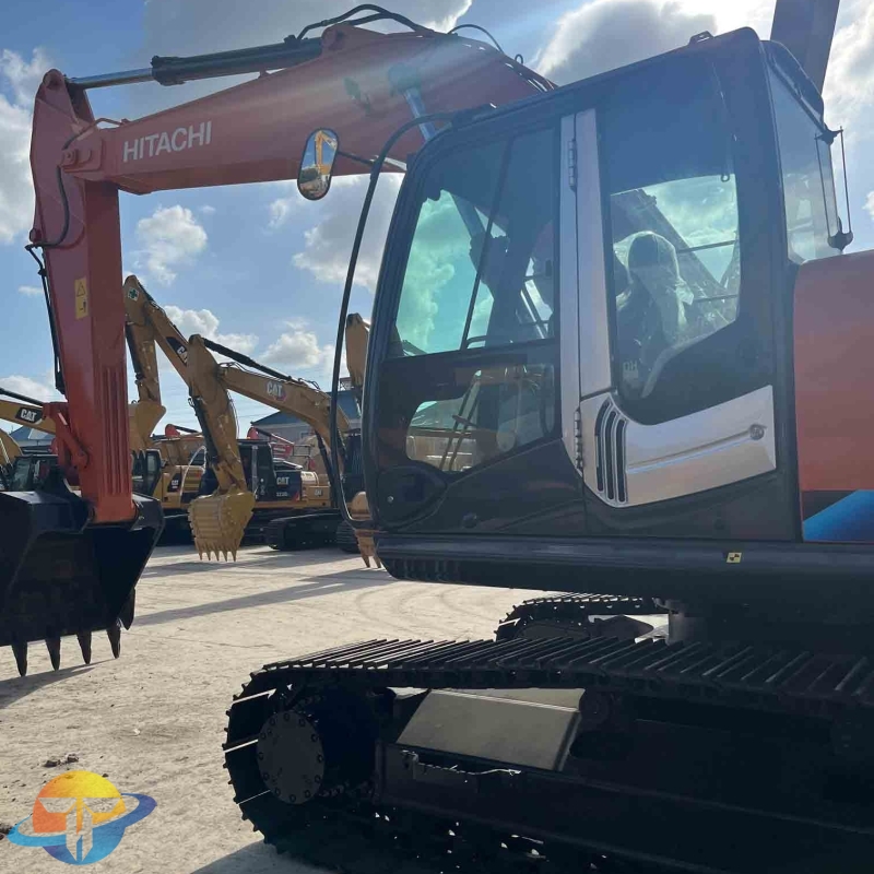 Japan-made Hitachi ZX240 hydraulic crawler excavator used excavator is in stock and is selling well.