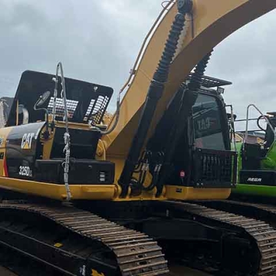 A used Caterpillar 325D2L Japanese crawler excavator with a C7 engine is now available for sale at a competitive price.