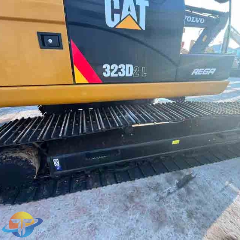Used construction machinery, original imported Caterpillar direct injection 323D2L excavator, is selling briskly in the factory.